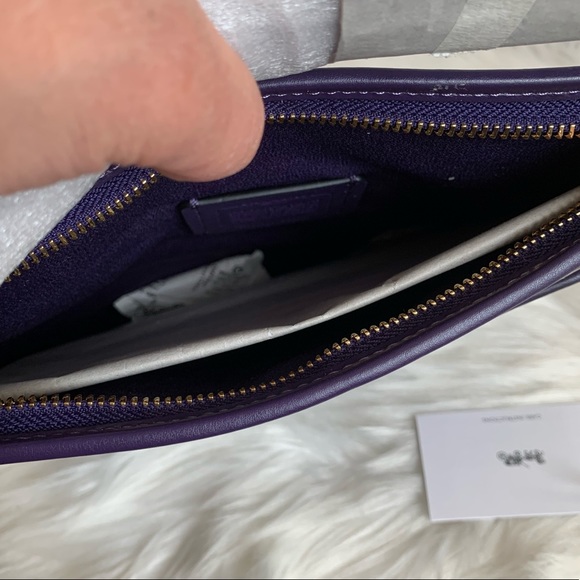 Sold🚫Coach File Crossbody In Signature Canvas - Picture 5 of 9